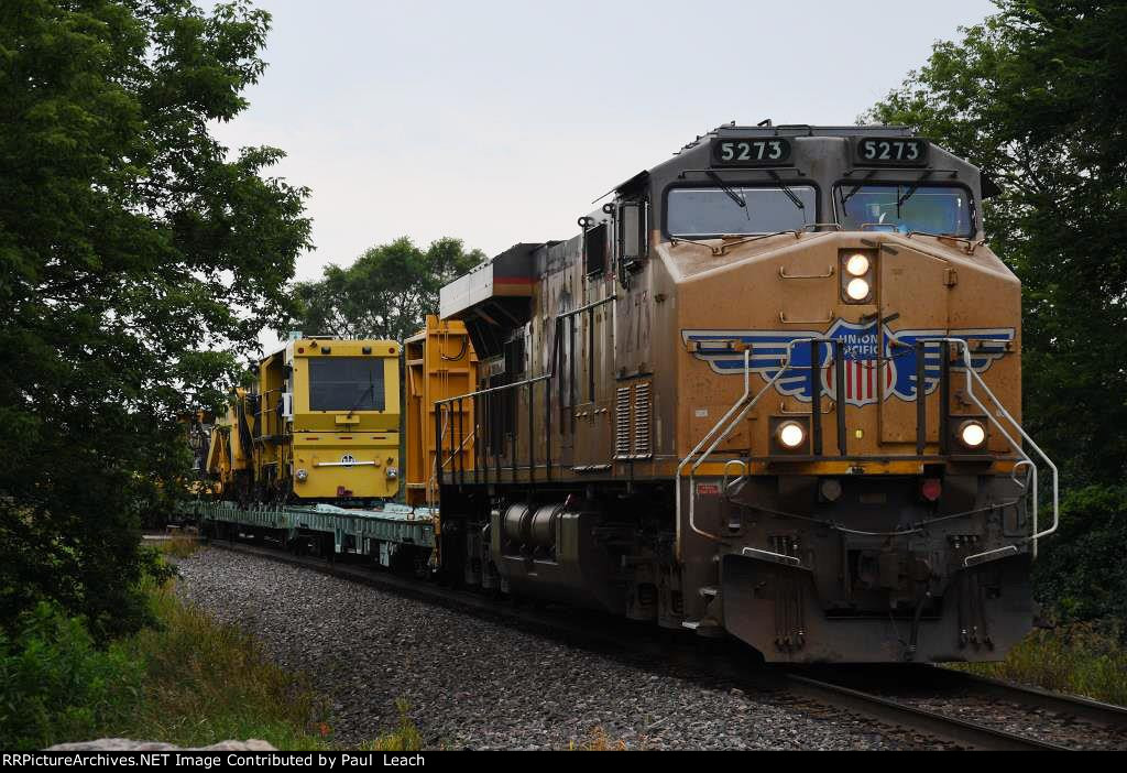 Northbound MOW equipment train